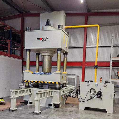 630噸熱壓PE頭盔、面罩成型液壓機(jī)