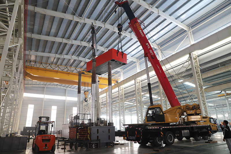 2500噸四柱液壓機