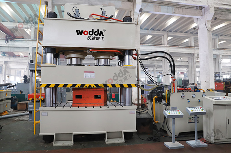 800噸復(fù)合材料汽車(chē)配件液壓機(jī)