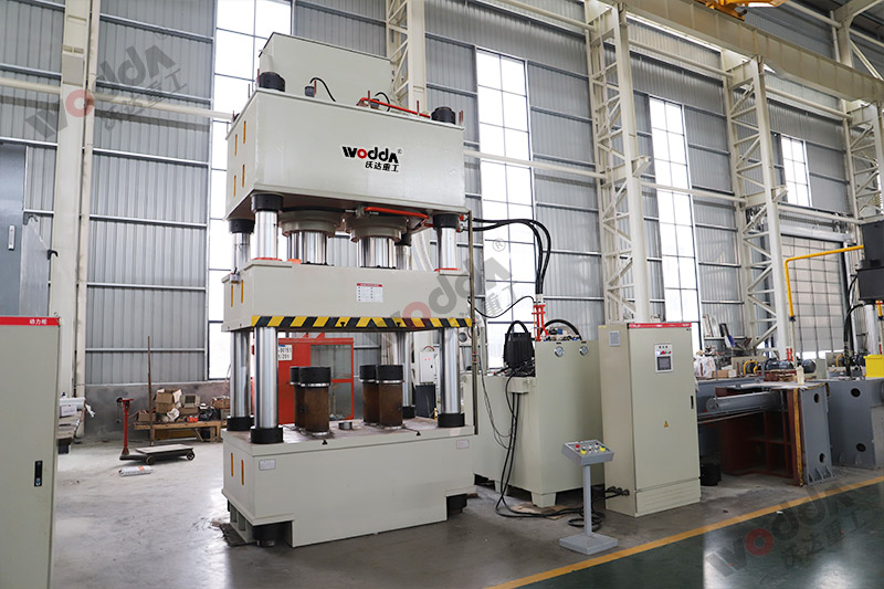 塑料托盤生產(chǎn)設備機器-800噸四柱液壓機