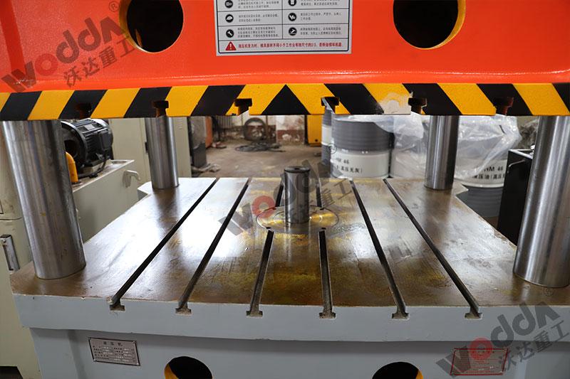 315噸國標(biāo)液壓機 315噸國標(biāo)液壓機