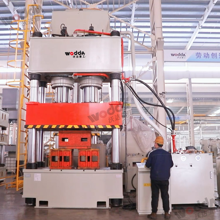 1000噸雙缸四柱液壓機(jī)(圖1) 1000噸雙缸四柱液壓機(jī)(圖1)