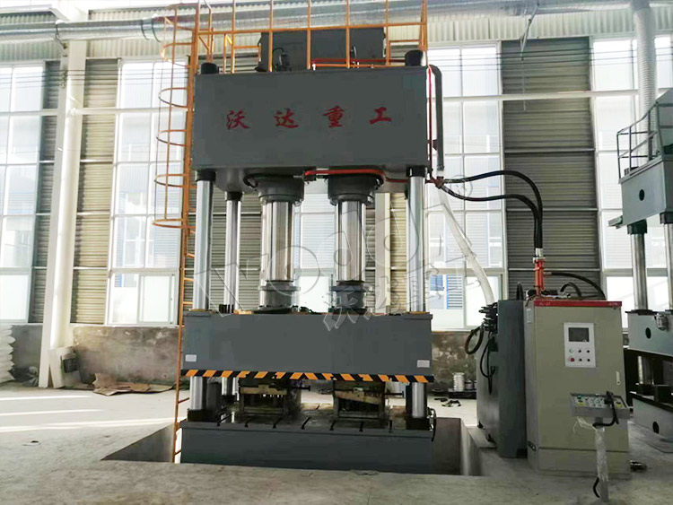 800噸四柱液壓機(jī) 800噸四柱液壓機(jī)
