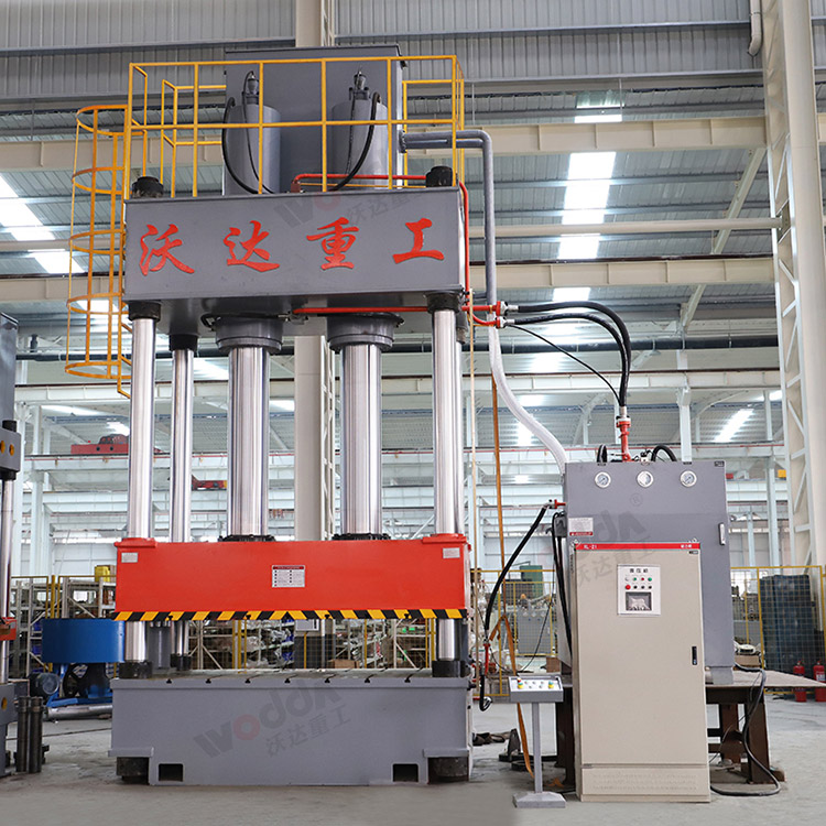 800噸U型復(fù)合樹(shù)脂排水溝成型液壓機(jī)車(chē)間實(shí)拍圖