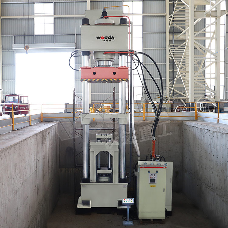 800噸四梁四柱液壓機(jī) 800噸四梁四柱液壓機(jī)