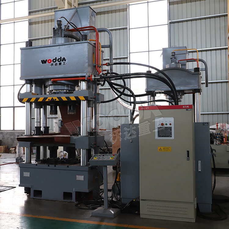 400噸四梁四柱鹽磚壓塊機(jī) 400噸四梁四柱鹽磚壓塊機(jī)