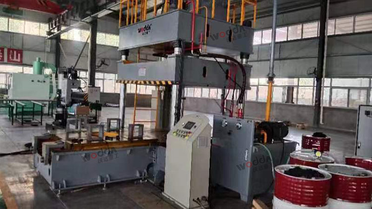 160噸輪胎模具試驗機客戶現場