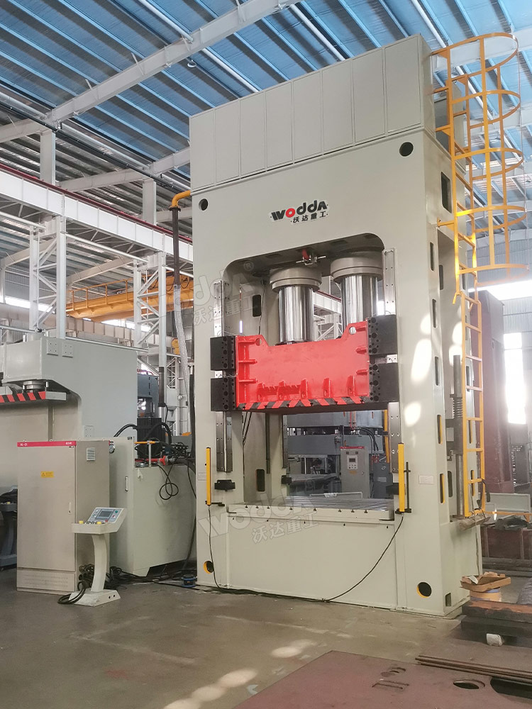 800噸框架式液壓機(jī) 800噸框架式液壓機(jī)