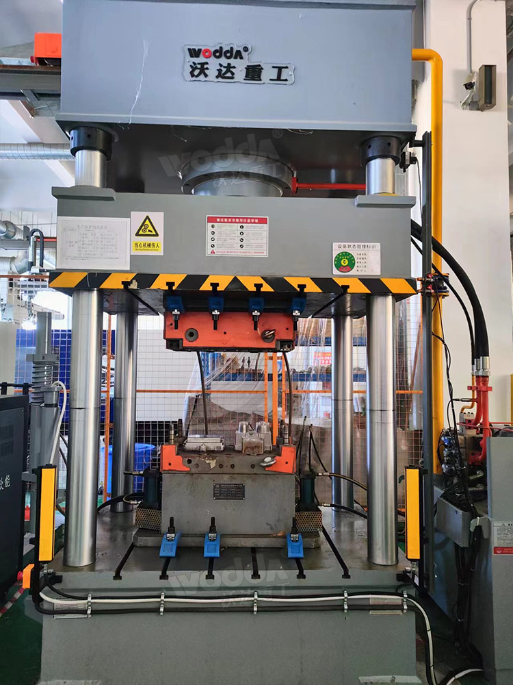 315噸四柱液壓機熱壓鐵路配件 315噸四柱液壓機熱壓鐵路配件