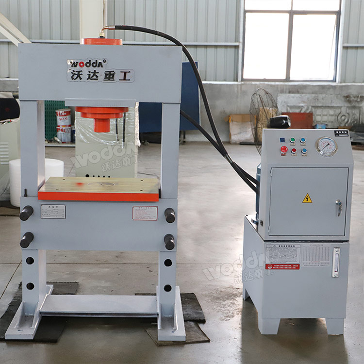 100噸龍門(mén)液壓機(jī)