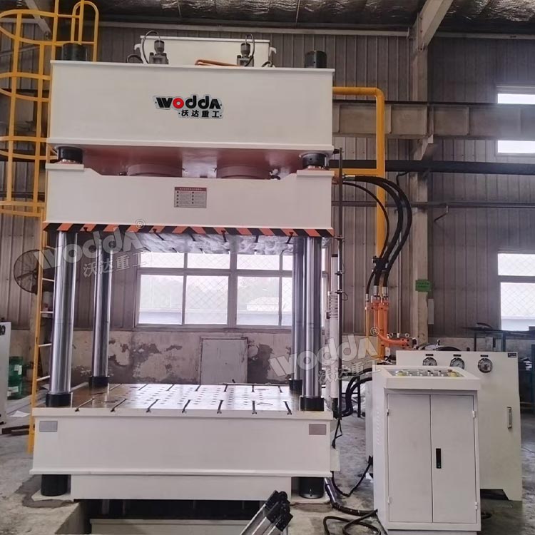 500噸四柱液壓機(jī) 500噸四柱液壓機(jī)