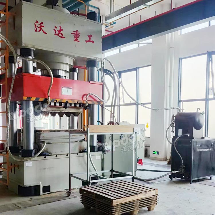 1000噸三梁四柱液壓機 1000噸三梁四柱液壓機