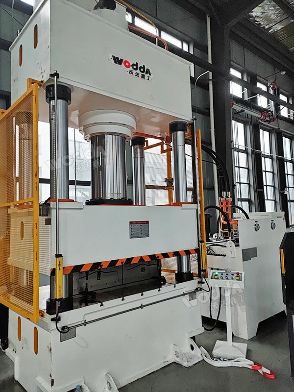 500噸模壓汽車風(fēng)管保護(hù)套成型機(jī)