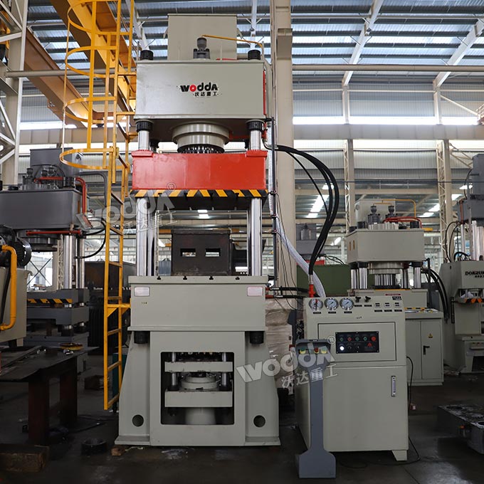 不銹鋼份數盆成型機車間實物