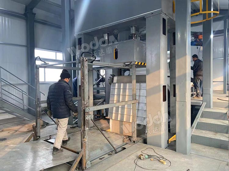 污泥壓榨機(jī)現(xiàn)場(chǎng)