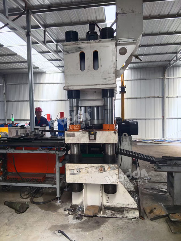 500噸四柱液壓機(jī)