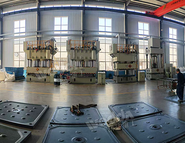 3臺壓濾機濾板成型液壓機調(diào)試完成