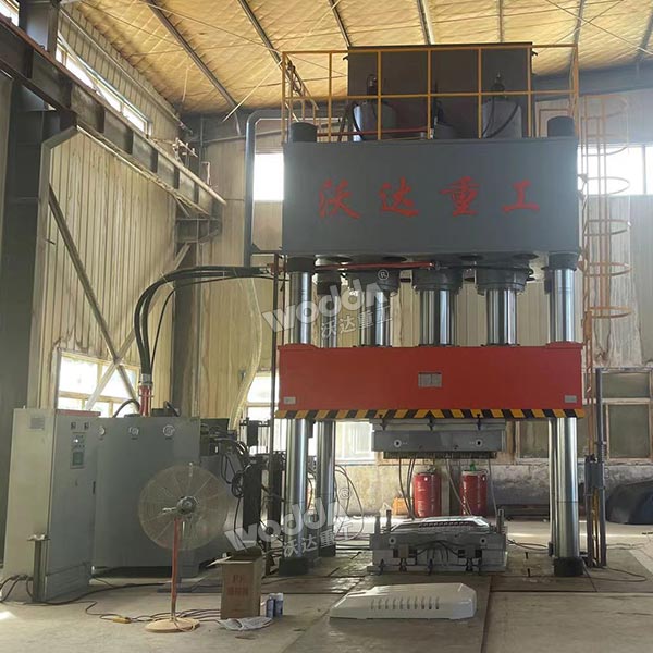 1500噸工程車(chē)覆蓋件模壓成型液壓機(jī)