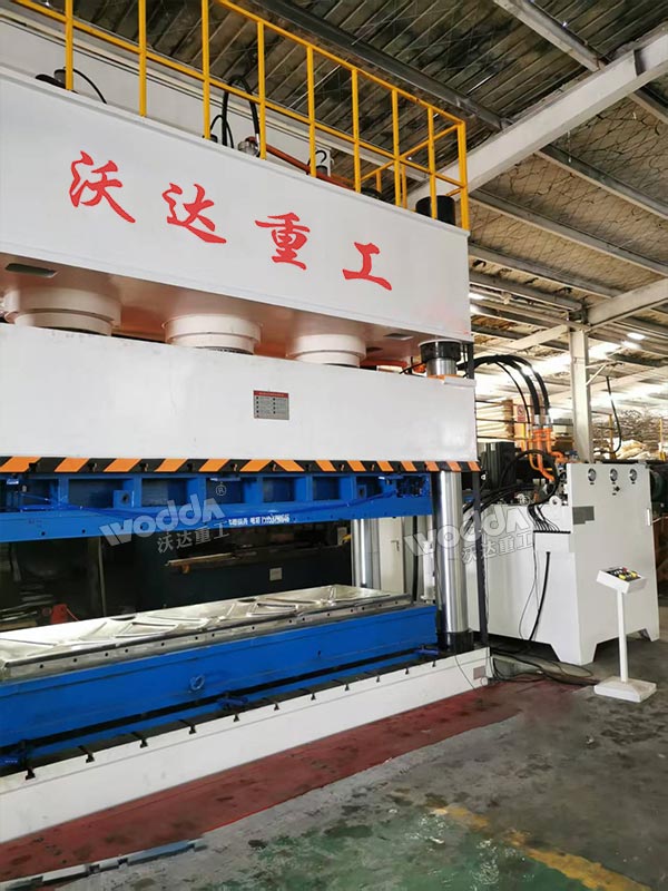 1250噸四柱液壓機(jī)