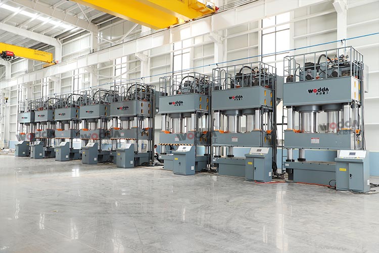 木屑托盤液壓機(jī)現(xiàn)場調(diào)試