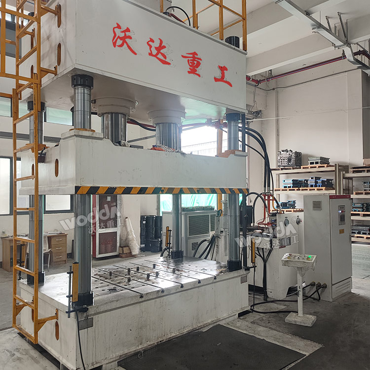 500噸四柱液壓機(液壓墊) 500噸四柱液壓機(液壓墊)