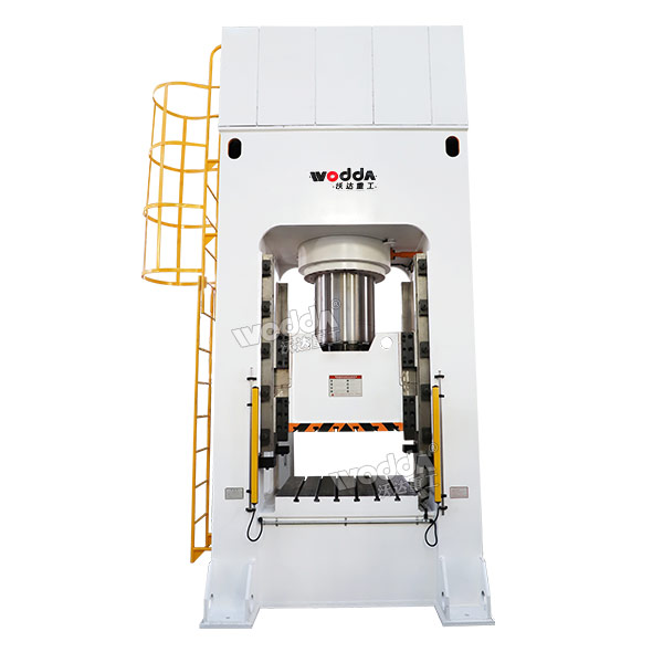 800噸框架式油壓機