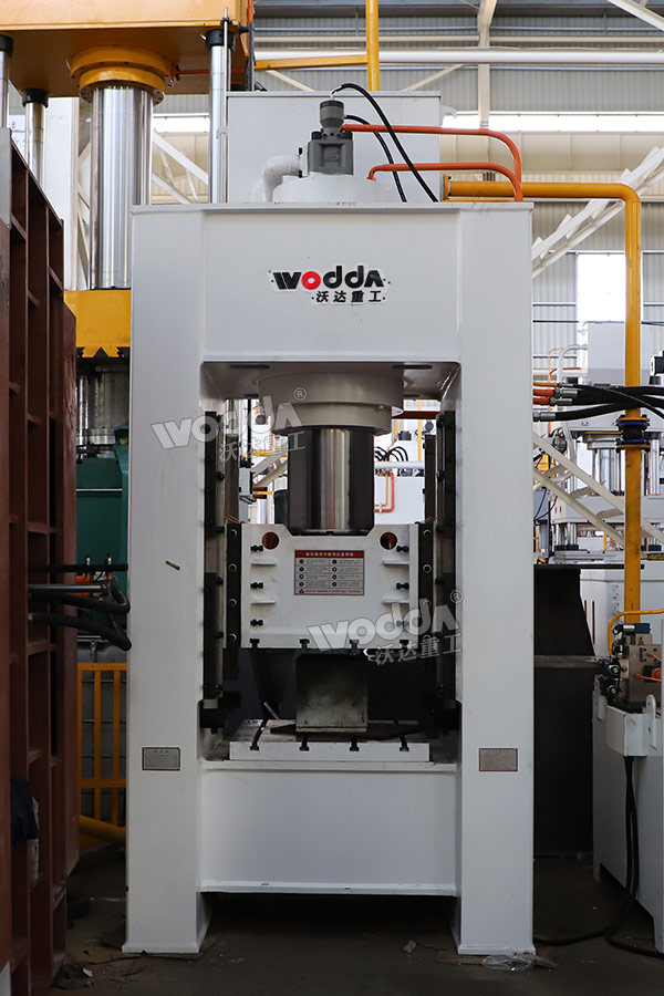 315噸框架式液壓機