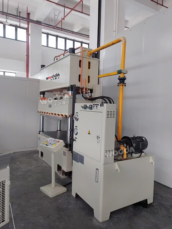 200噸四柱液壓機(jī)帶加熱板