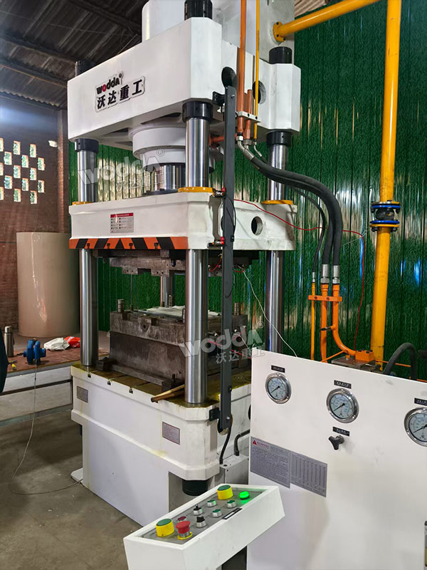 伺服315噸四柱液壓機(jī)