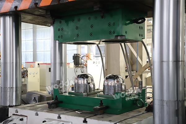 頭盔模具（一模兩出）