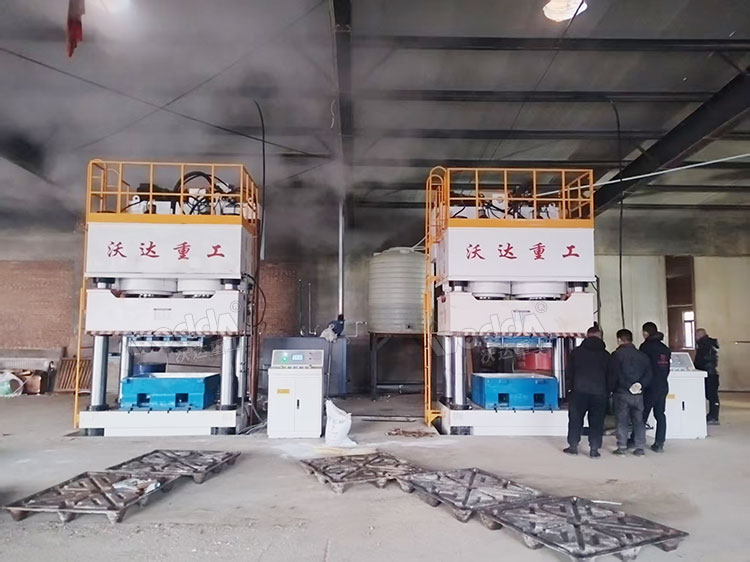 1600噸木屑托盤液壓機客戶現(xiàn)場.jpg 1600噸木屑托盤液壓機客戶現(xiàn)場.jpg