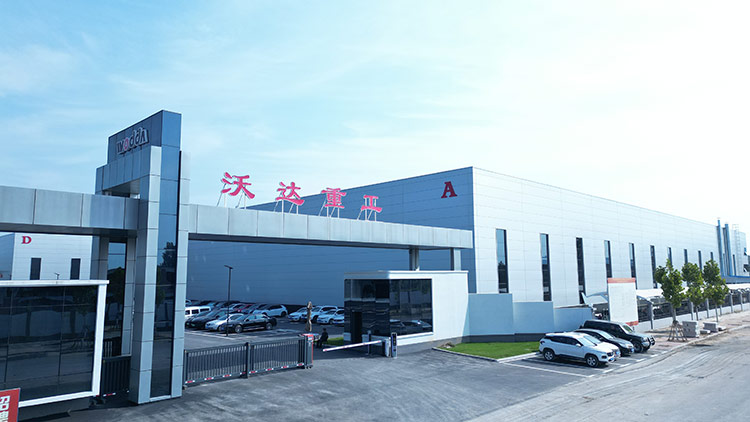 復(fù)合材料熱壓成型機廠家.jpg 復(fù)合材料熱壓成型機廠家.jpg