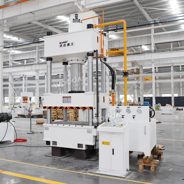 315噸四柱液壓機.jpg 315噸四柱液壓機.jpg