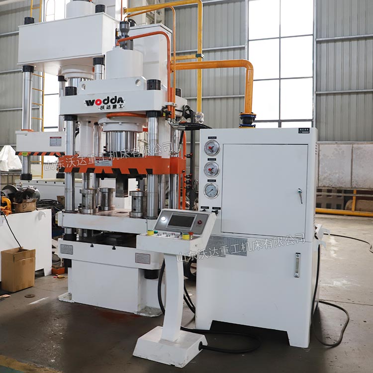 200噸四梁四柱液壓機可定制.jpg 200噸四梁四柱液壓機可定制.jpg