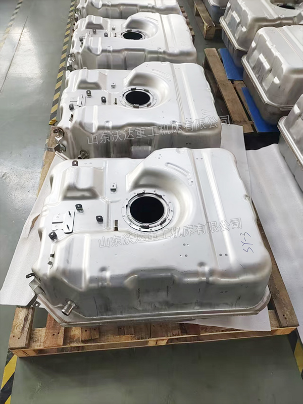 發(fā)動(dòng)機(jī)油底殼 發(fā)動(dòng)機(jī)油底殼