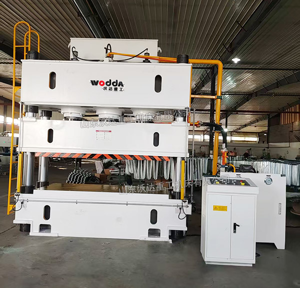 500噸制冷機(jī)冷凝管校平液壓機(jī)現(xiàn)場