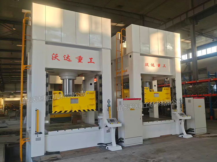 500噸框架式液壓機(jī)調(diào)試完成