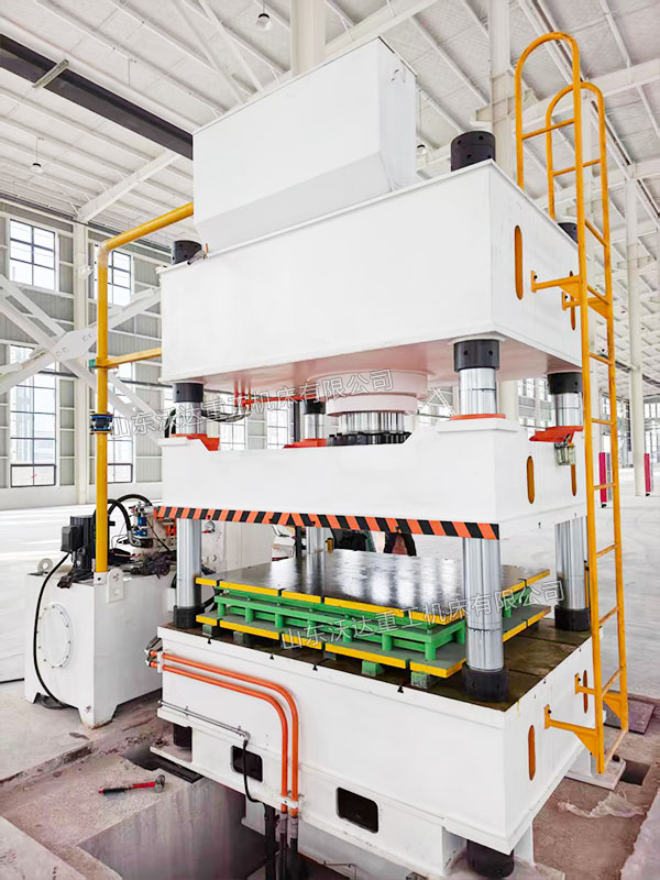 400噸四柱液壓機安裝完成