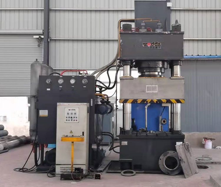 鍛造液壓機.jpg 鍛造液壓機.jpg