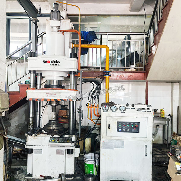 200噸金屬腳腕成型液壓機(jī)