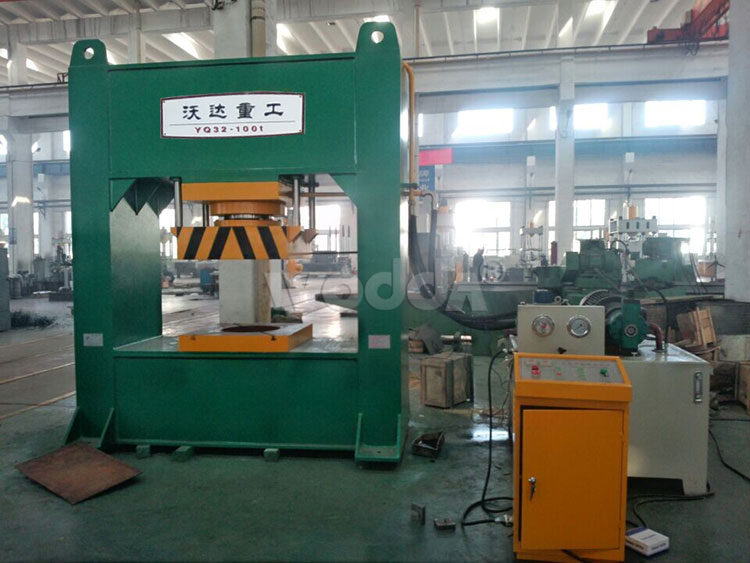 400噸龍門油壓機(jī) 400噸龍門油壓機(jī)